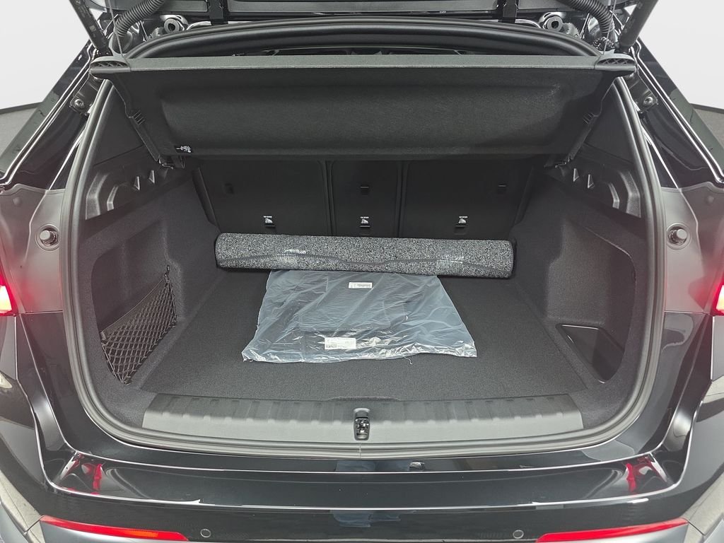 New 2026 Black Sapphire Metallic BMW xDrive28i image 12
