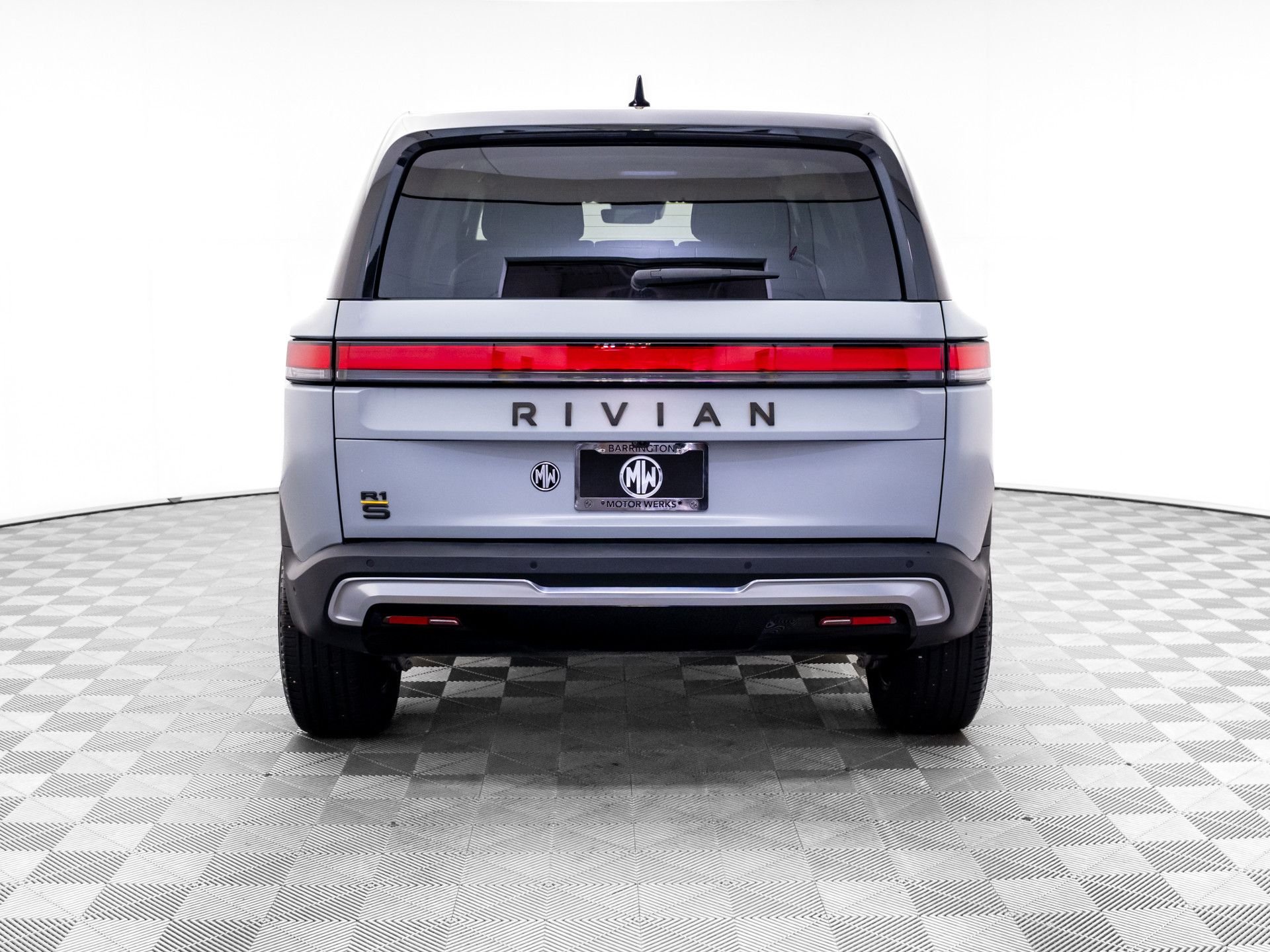 Used 2023  Rivian Adventure image 4
