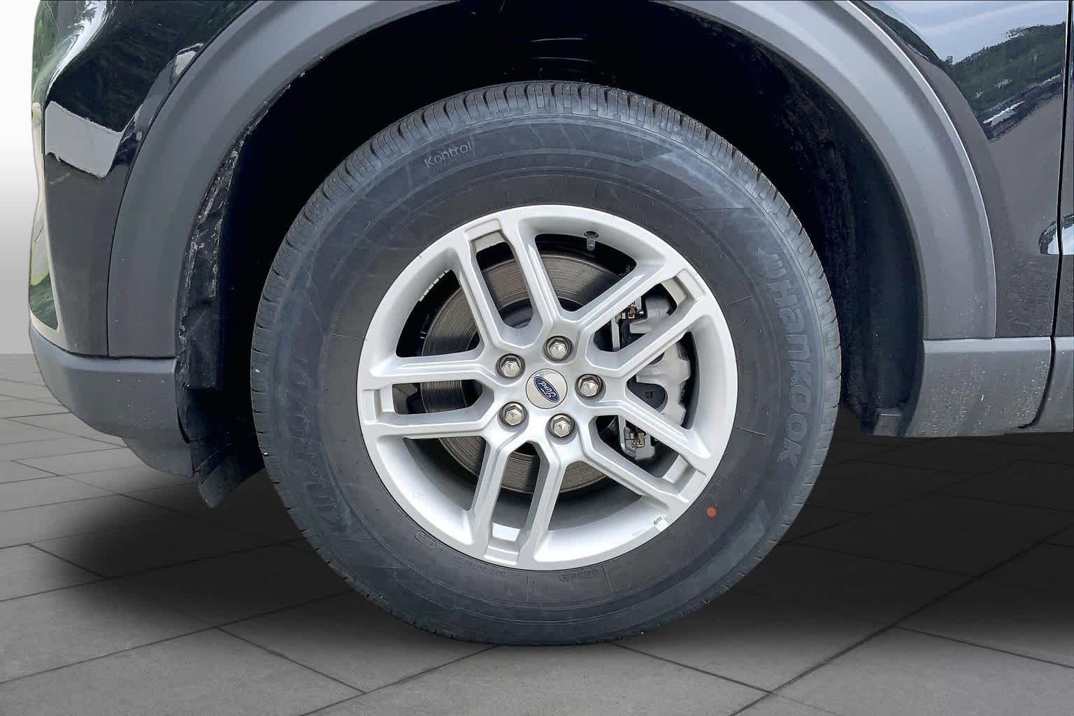 2026 Ford Explorer Active - Photo 17