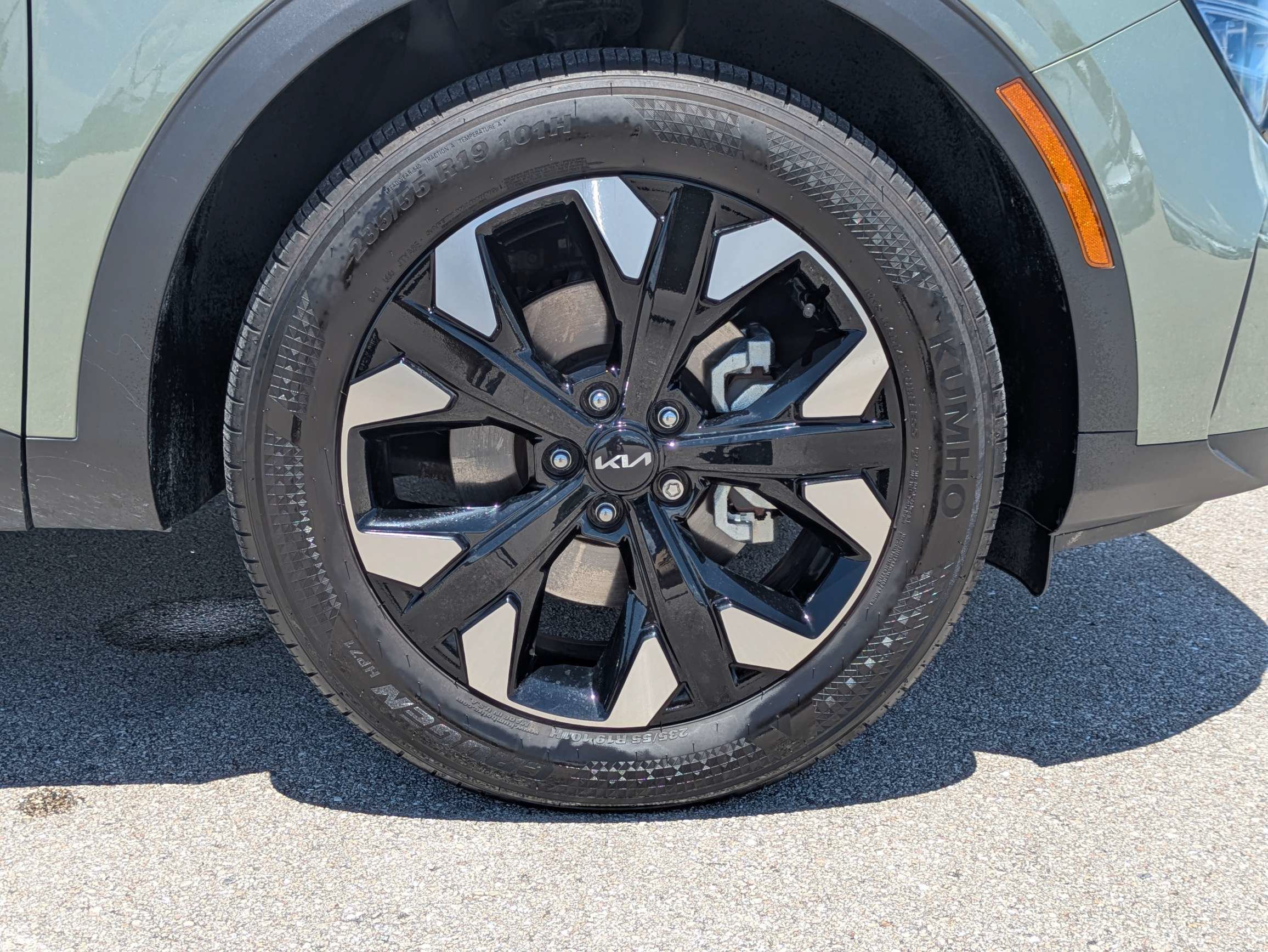Certified Used 2024 Jungle Green Kia X-Line image 11