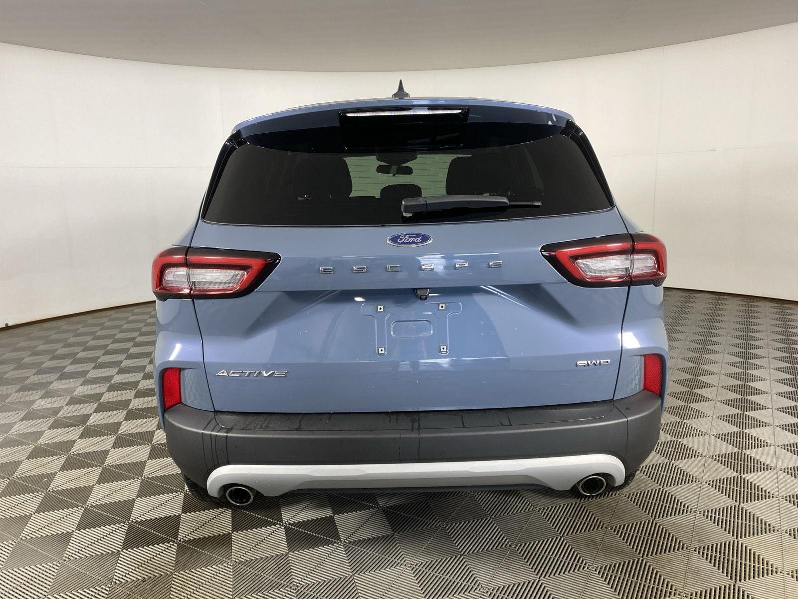 Used 2023 Vapor Blue Ford Active image 6