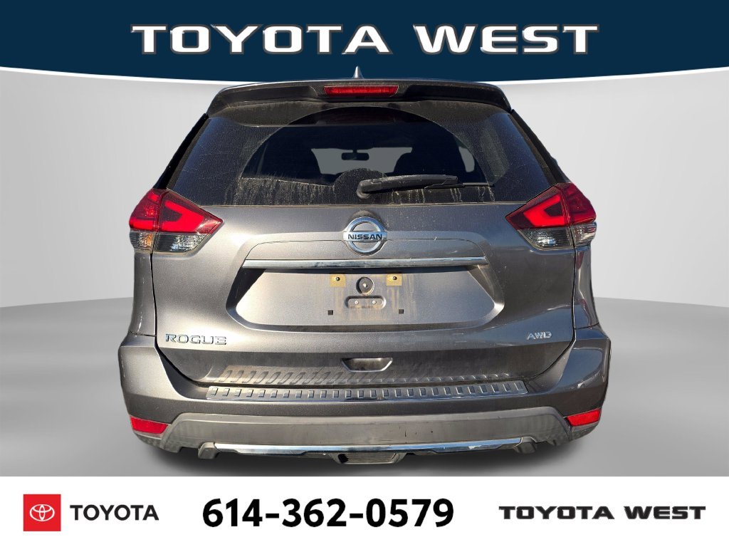 Used 2017 Gray Nissan S image 7
