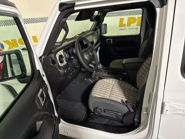 New 2026 Bright White Clear-Coat Exterior Paint Jeep 85th Anniversary image 15