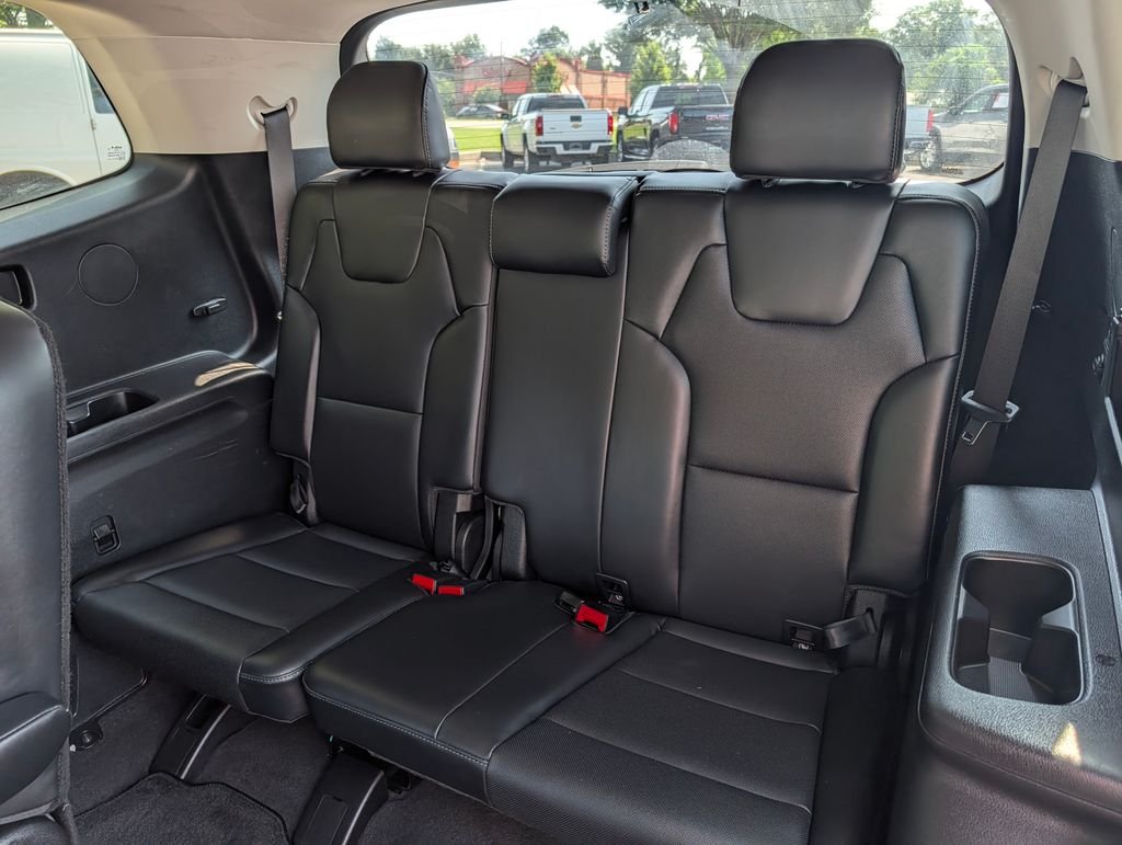 Used 2023 Black Kia S image 16