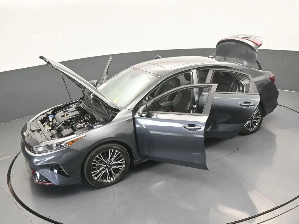 Used 2024 Gravity Gray Kia GT-Line image 65