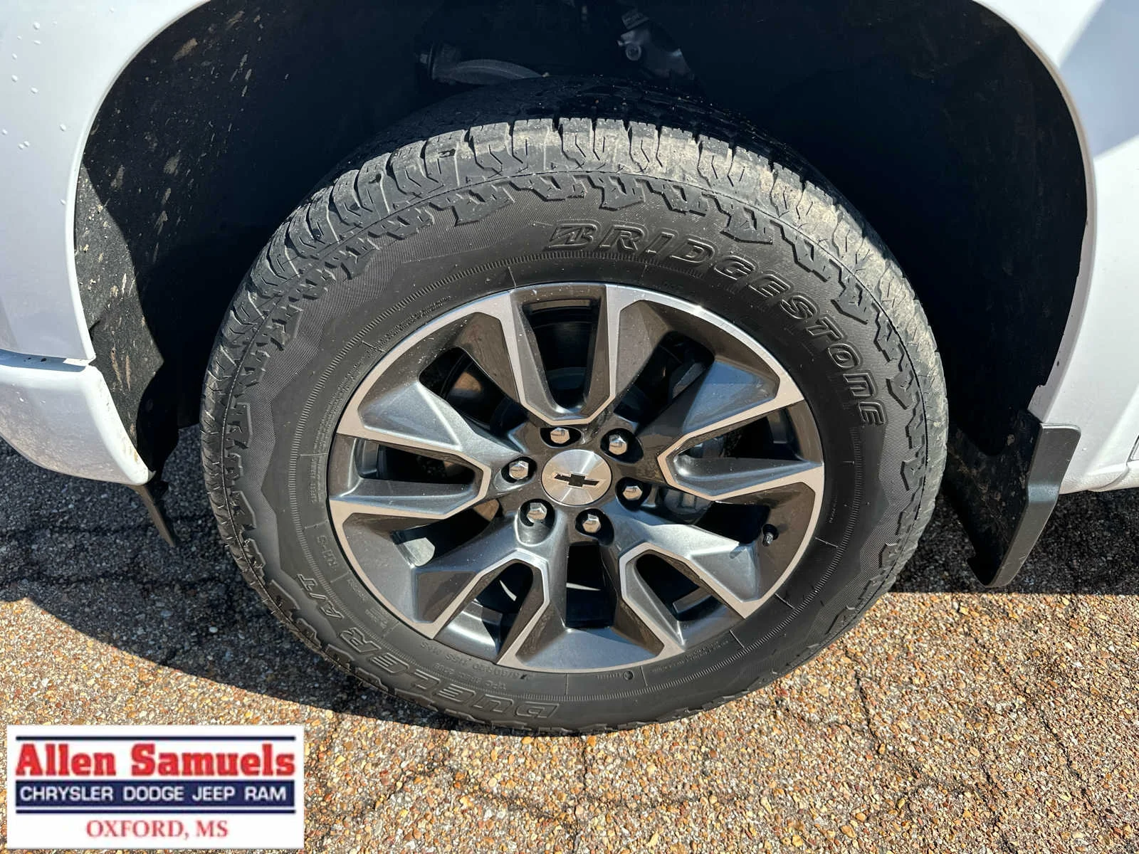 Used 2024 Summit White Chevrolet RST image 53