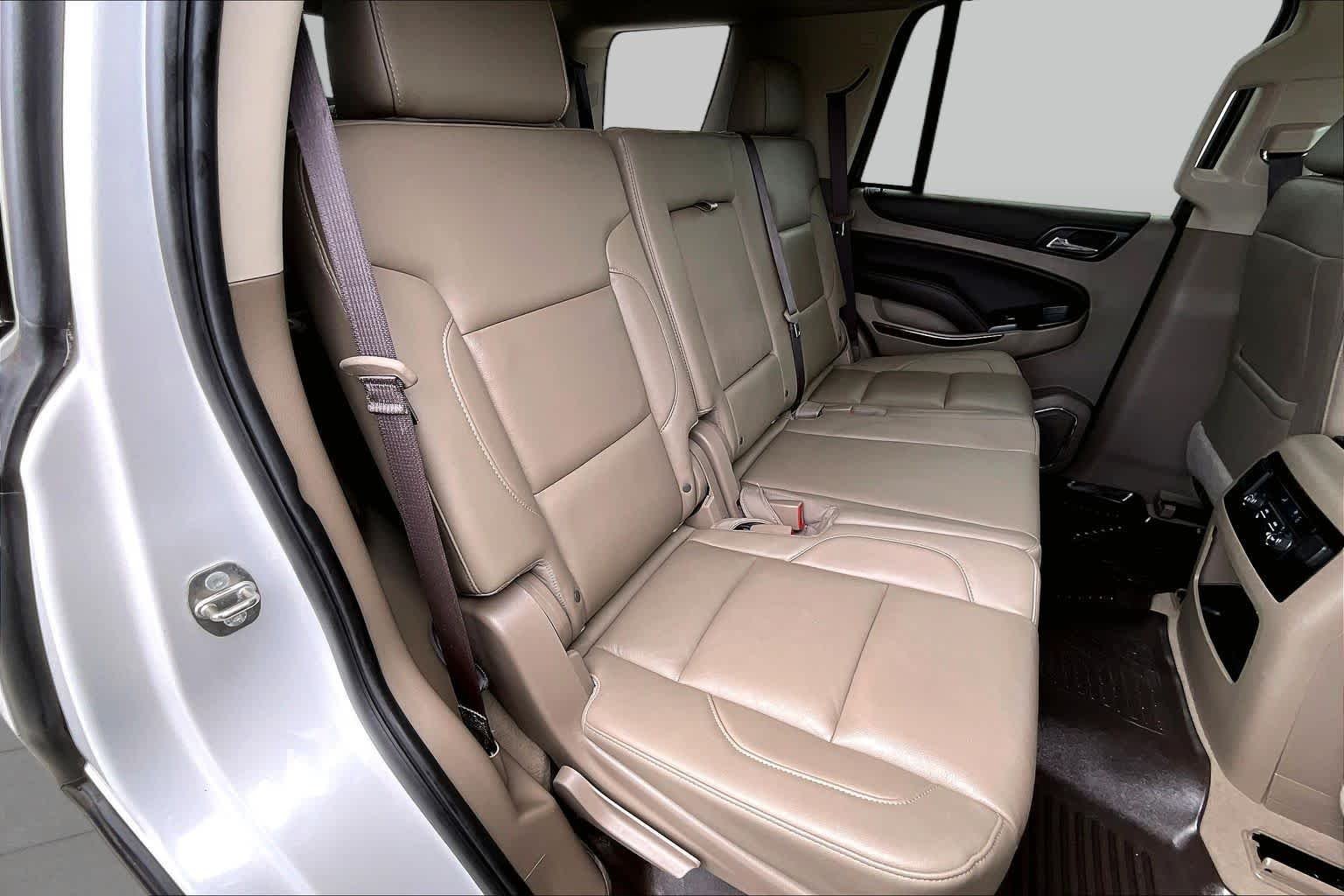 Used 2019 Iridescent Pearl Tricoat Chevrolet LT image 20