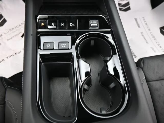Used 2025 Blue Nissan Platinum image 27