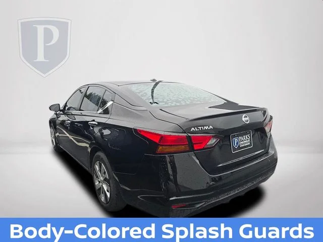 Used 2020 Black Nissan 2.5 S image 9