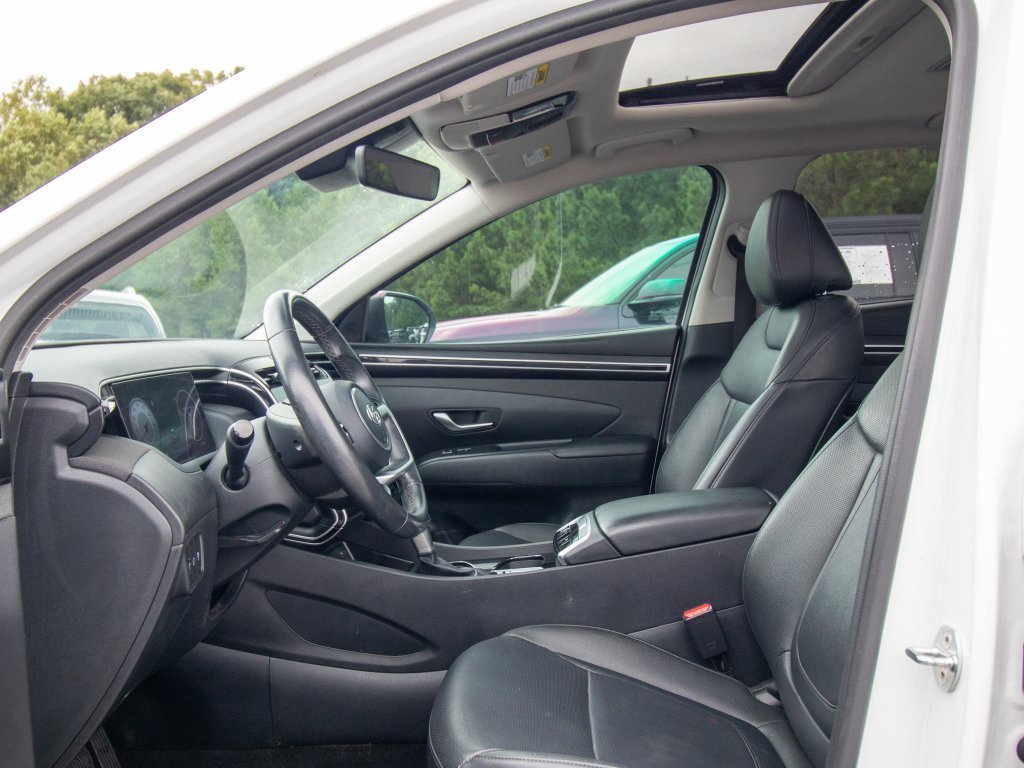 Used 2023 White Hyundai SEL image 7