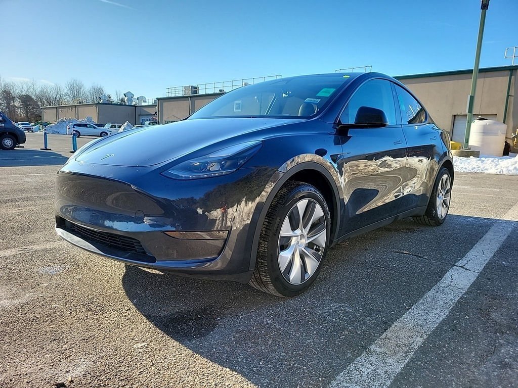 Used 2024 Tesla Model Y Long Range with VIN 7SAYGDEEXRA230041 for sale in Northfield, Minnesota