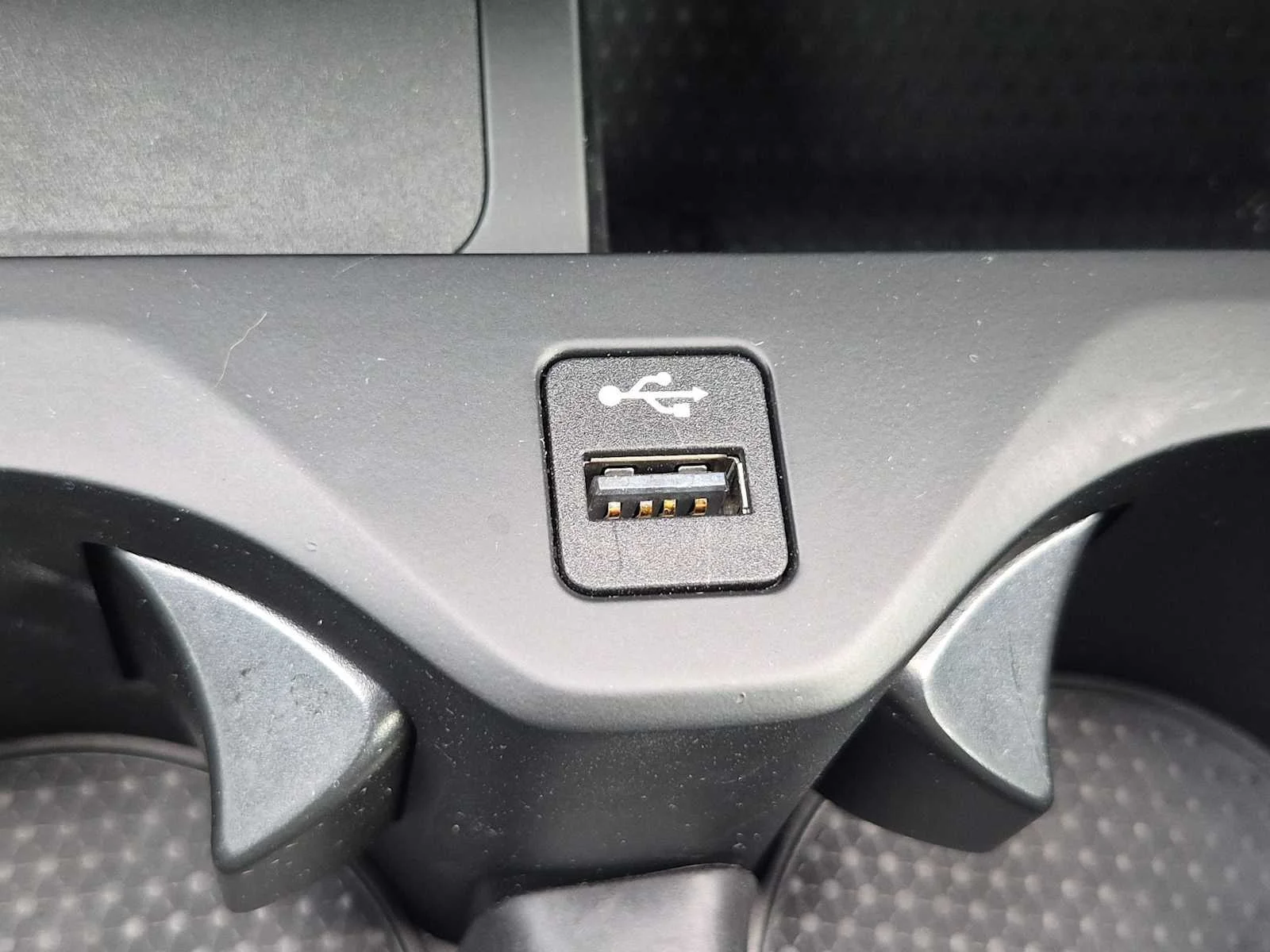 New 2026 Black Sapphire Metallic BMW xDrive40i image 32