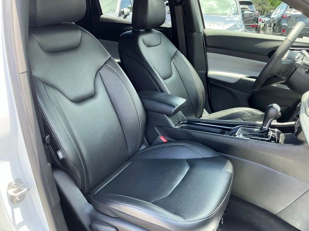 Used 2025 White Jeep Limited image 23