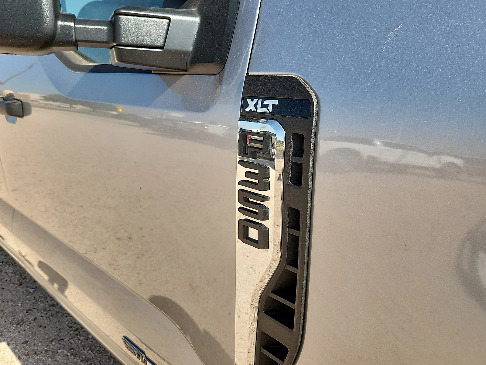 New 2026 Agate Black Metallic Ford XLT image 10