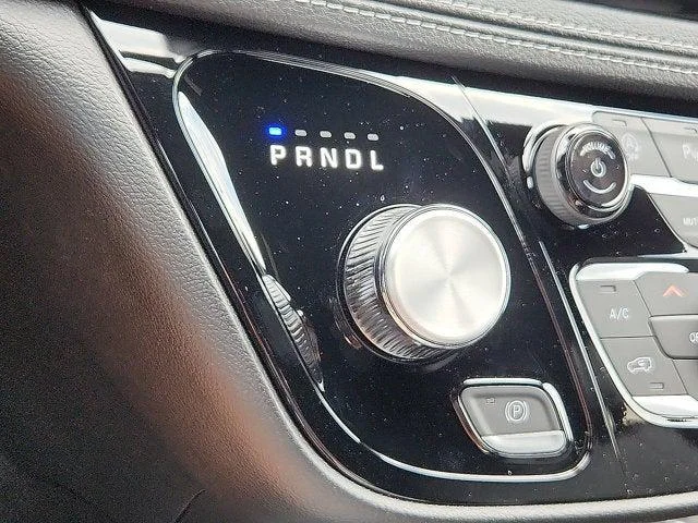 New 2027 Diamond Black Crystal Pearl-Coat Exterior Paint Chrysler Select image 9