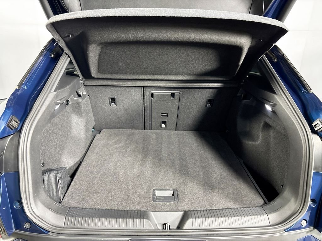 Certified Used 2023 Blue Metallic Volkswagen Pro S image 22