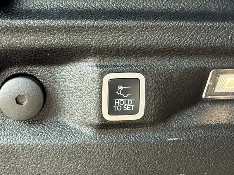 Used 2024 Silver Zynith Jeep Limited image 8
