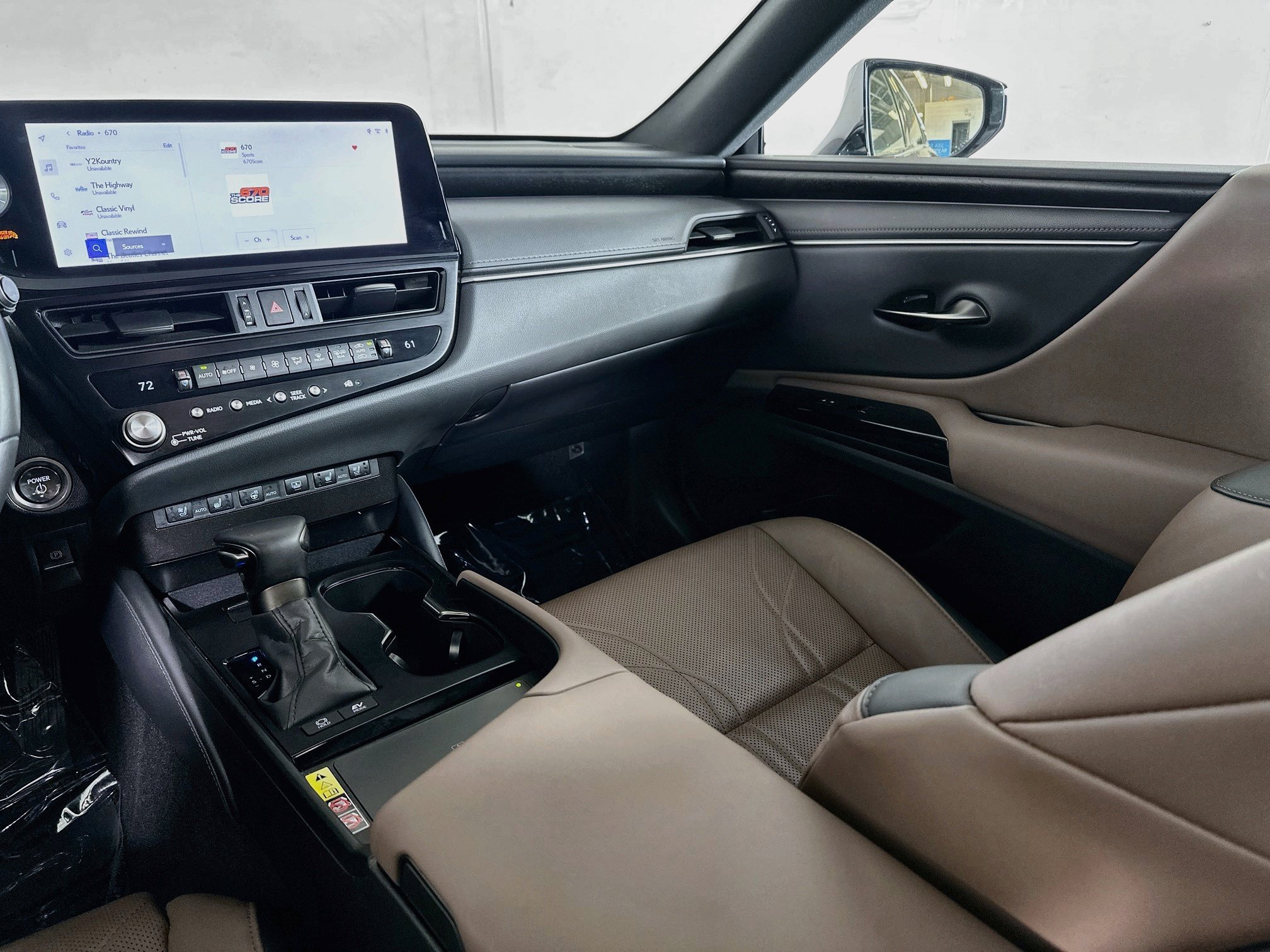 Used 2025 Caviar Lexus ES 300h Luxury image 22