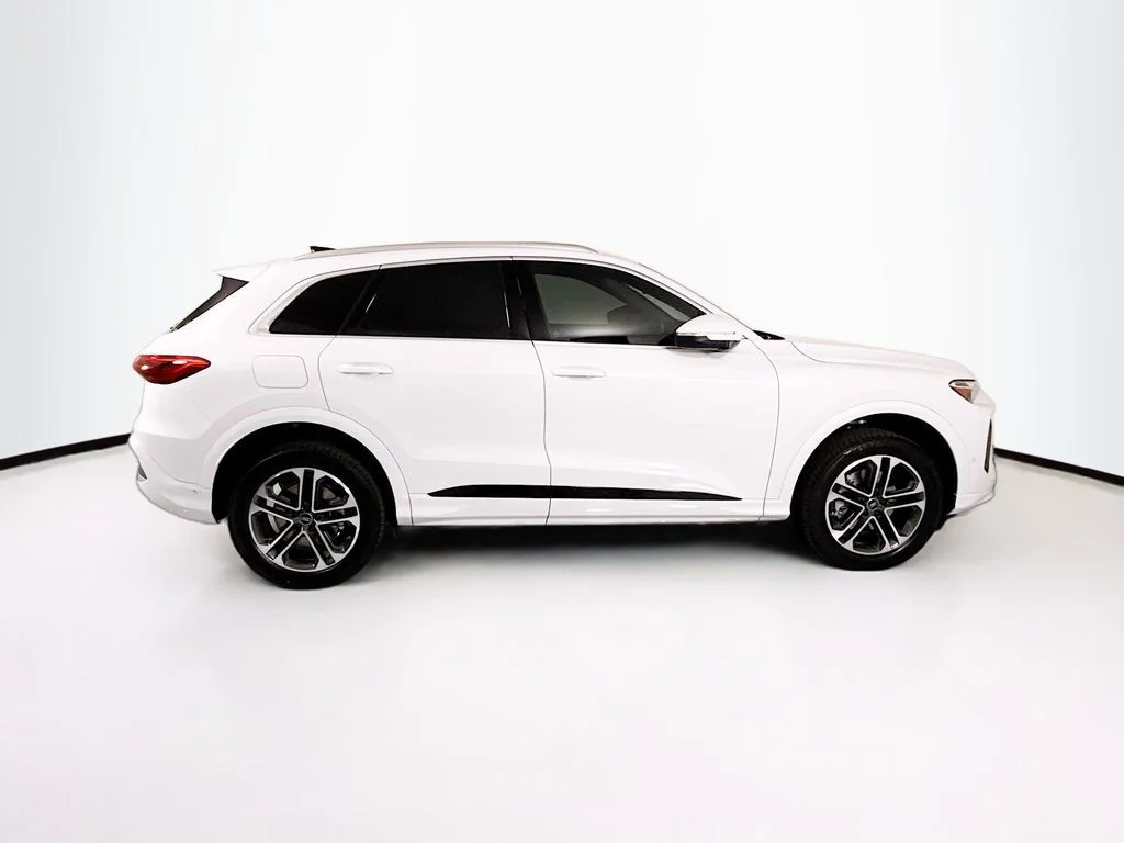 Used 2026 White Audi  image 4