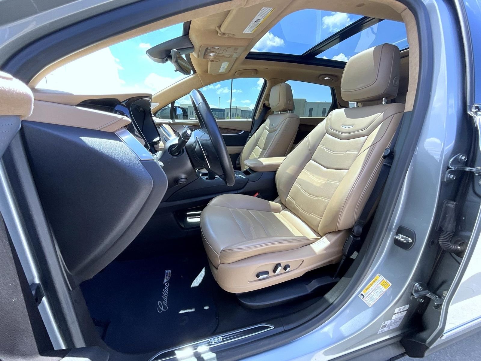 Used 2023 Silver Cadillac Sport image 11