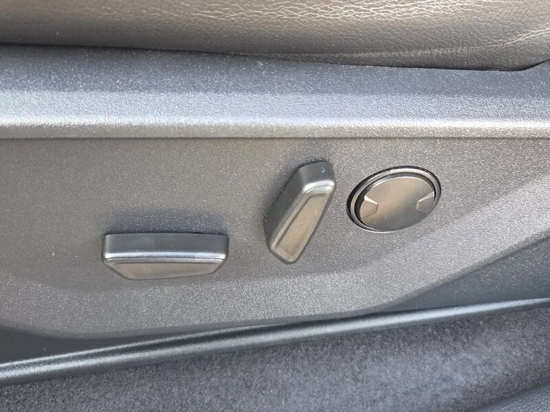 Used 2023 Black Metallic FORD XLT image 9