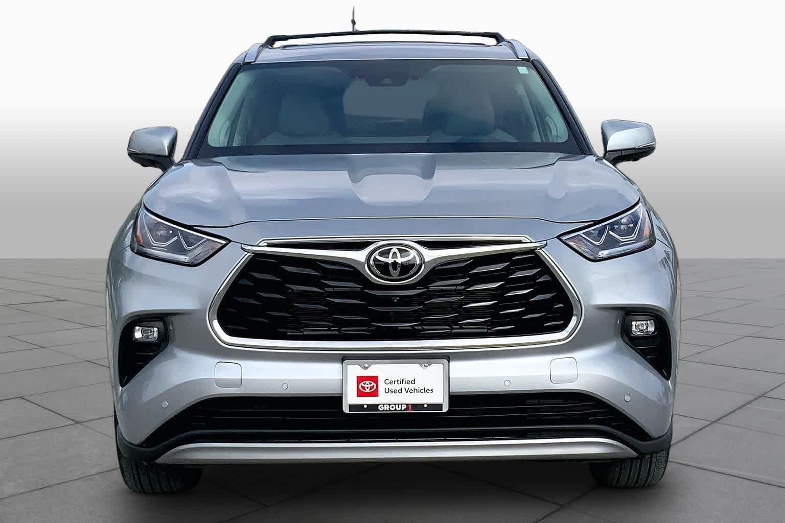Used 2025 Celestial Silver Metallic Toyota Hybrid Platinum image 4
