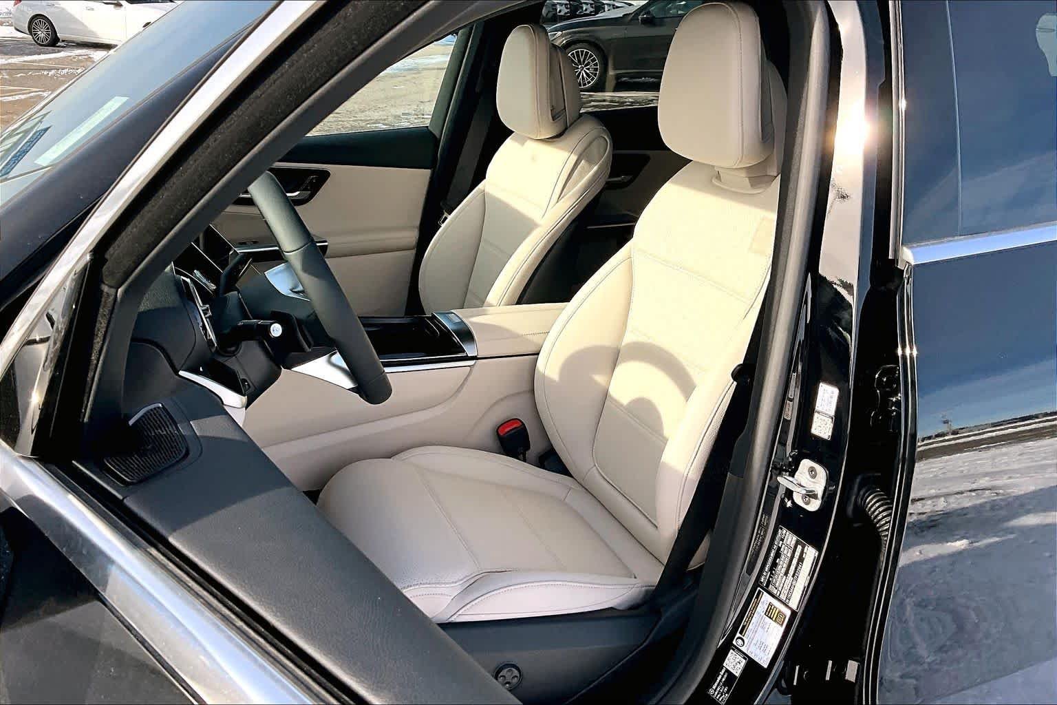 New 2026 040/Black Mercedes-Benz GLC 300 image 14