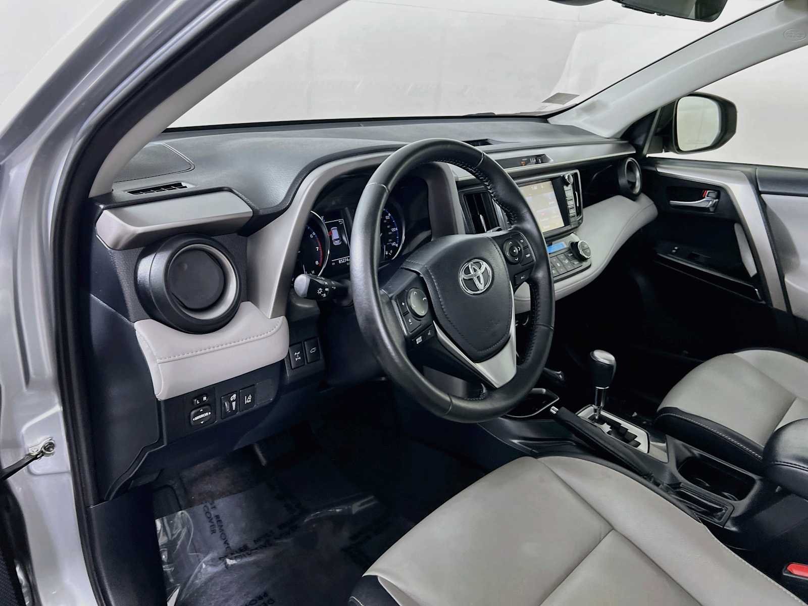 Used 2018 Silver Sky Metallic Toyota Limited image 9