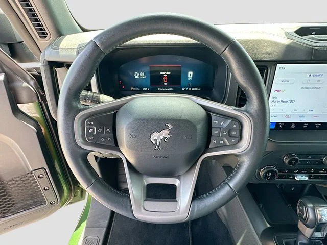 Used 2025 Green Ford Badlands image 11