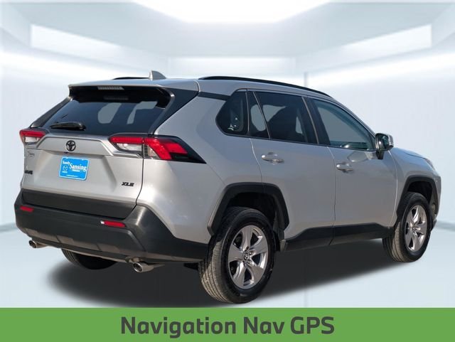 Used 2025 Silver Sky Metallic Toyota XLE image 6
