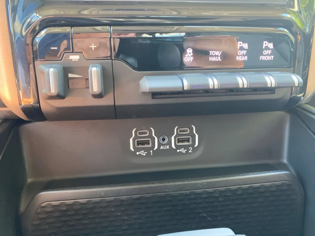 Used 2022  Ram Laramie image 31