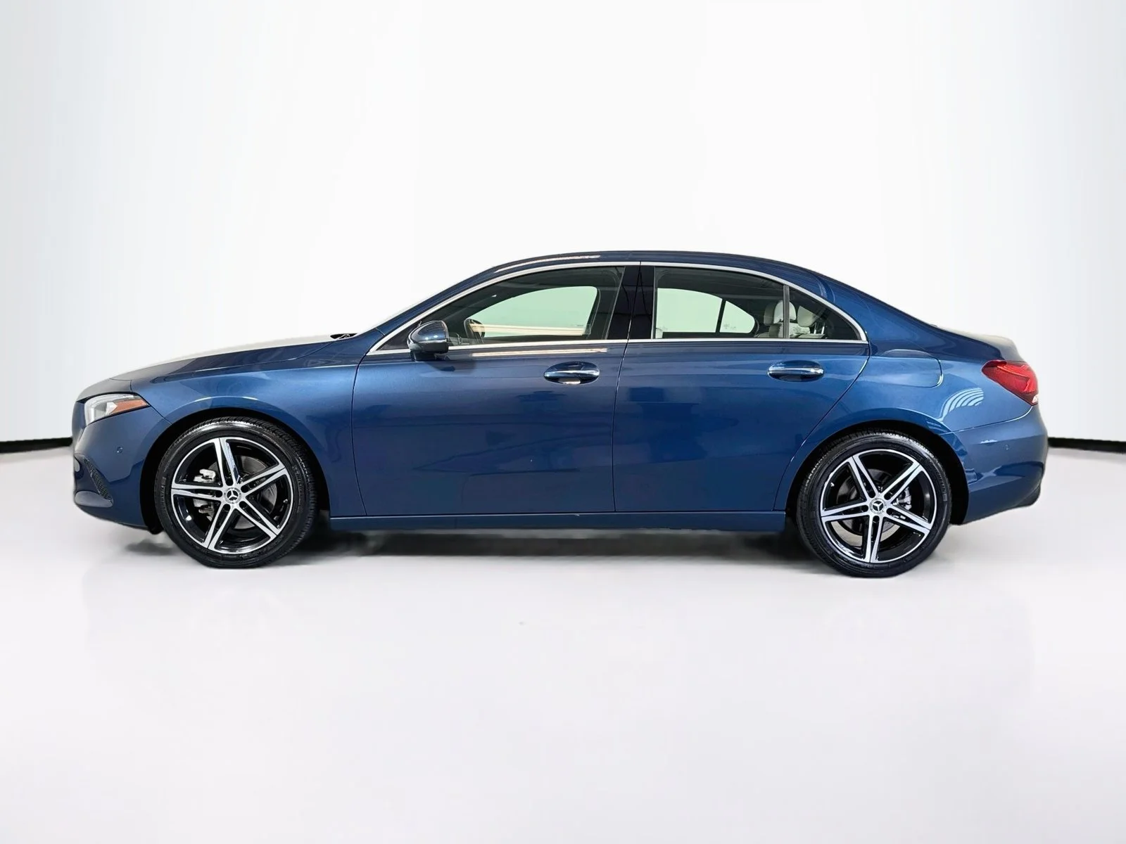 Used 2019 Denim Blue Metallic Mercedes-Benz A 220 image 2