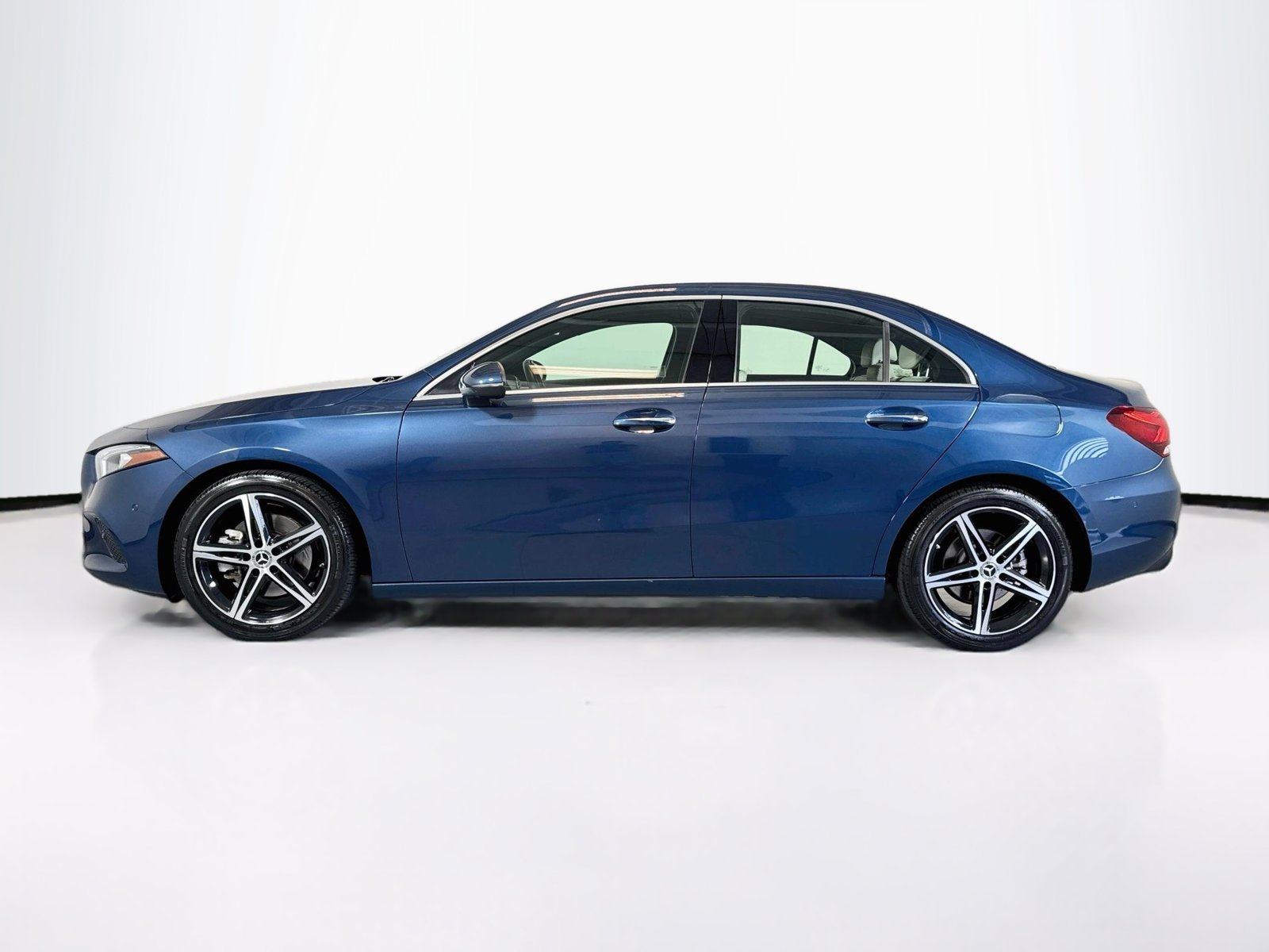 Used 2019 Denim Blue Metallic Mercedes-Benz A 220 image 2