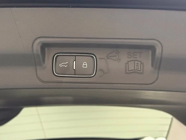 Used 2025 Black Ford Platinum image 40