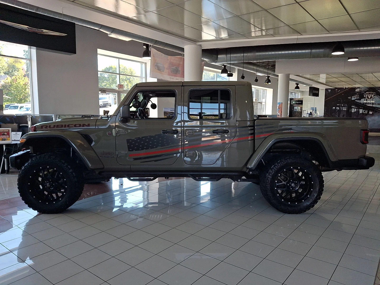 Used 2020 Green Jeep Rubicon image 6