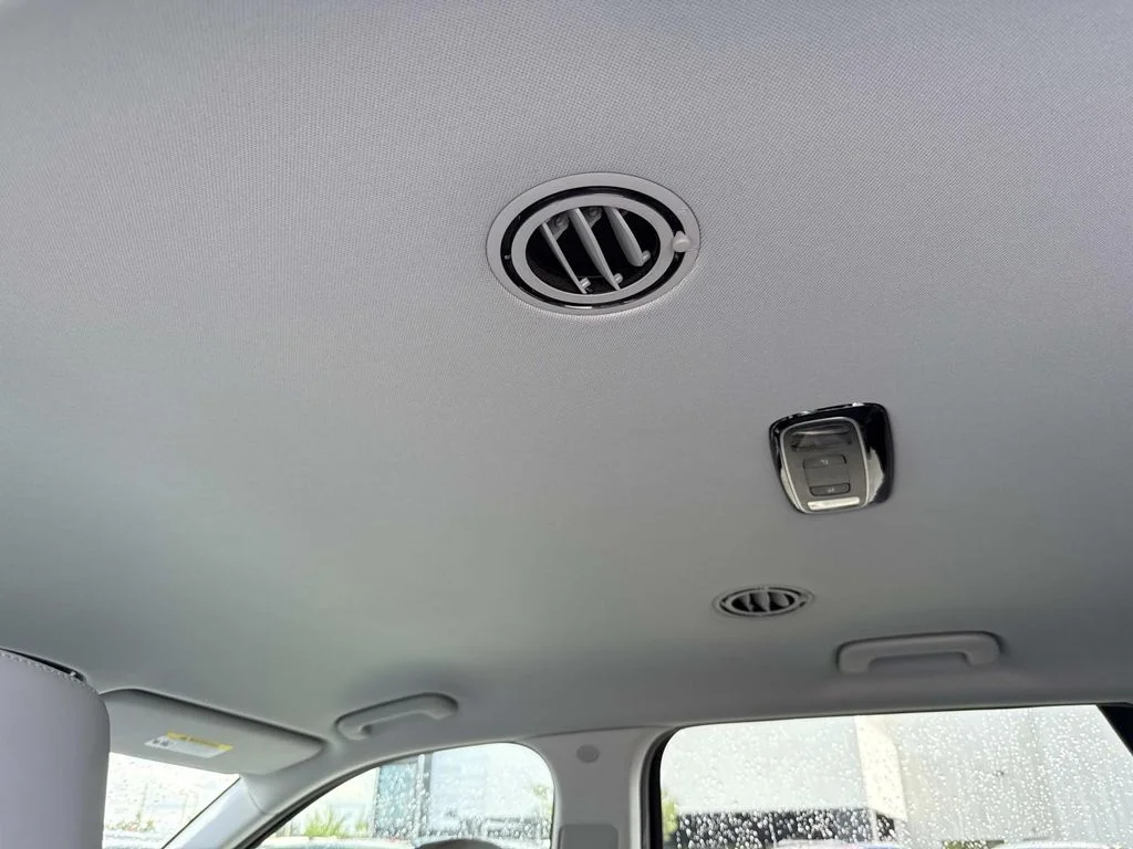 Used 2023 Black Hyundai SEL image 16