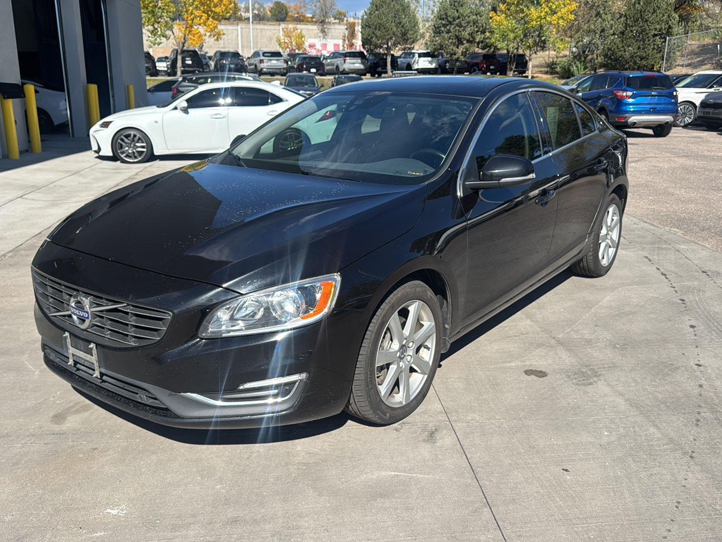 Used 2016 Onyx Black Metallic Volvo T5 Premier image 3