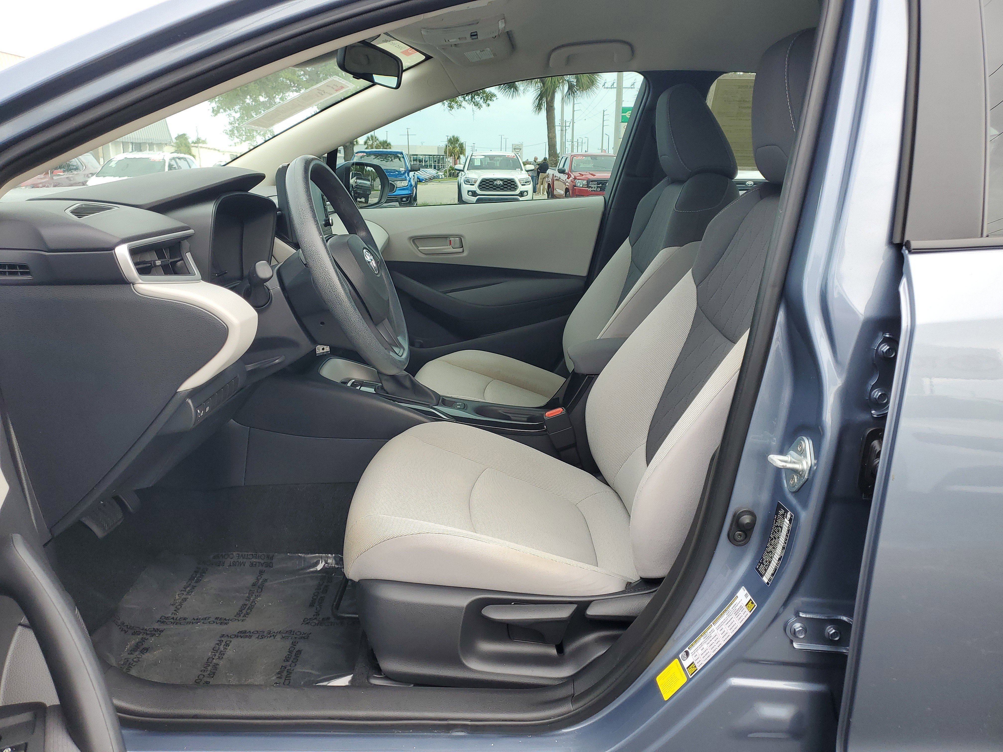 Used 2022  Toyota LE image 13