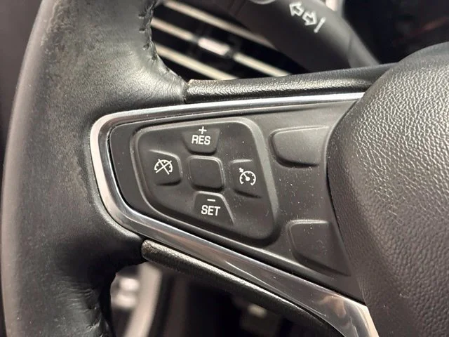 Used 2017 SILVER ICE METALLIC Chevrolet LT image 15