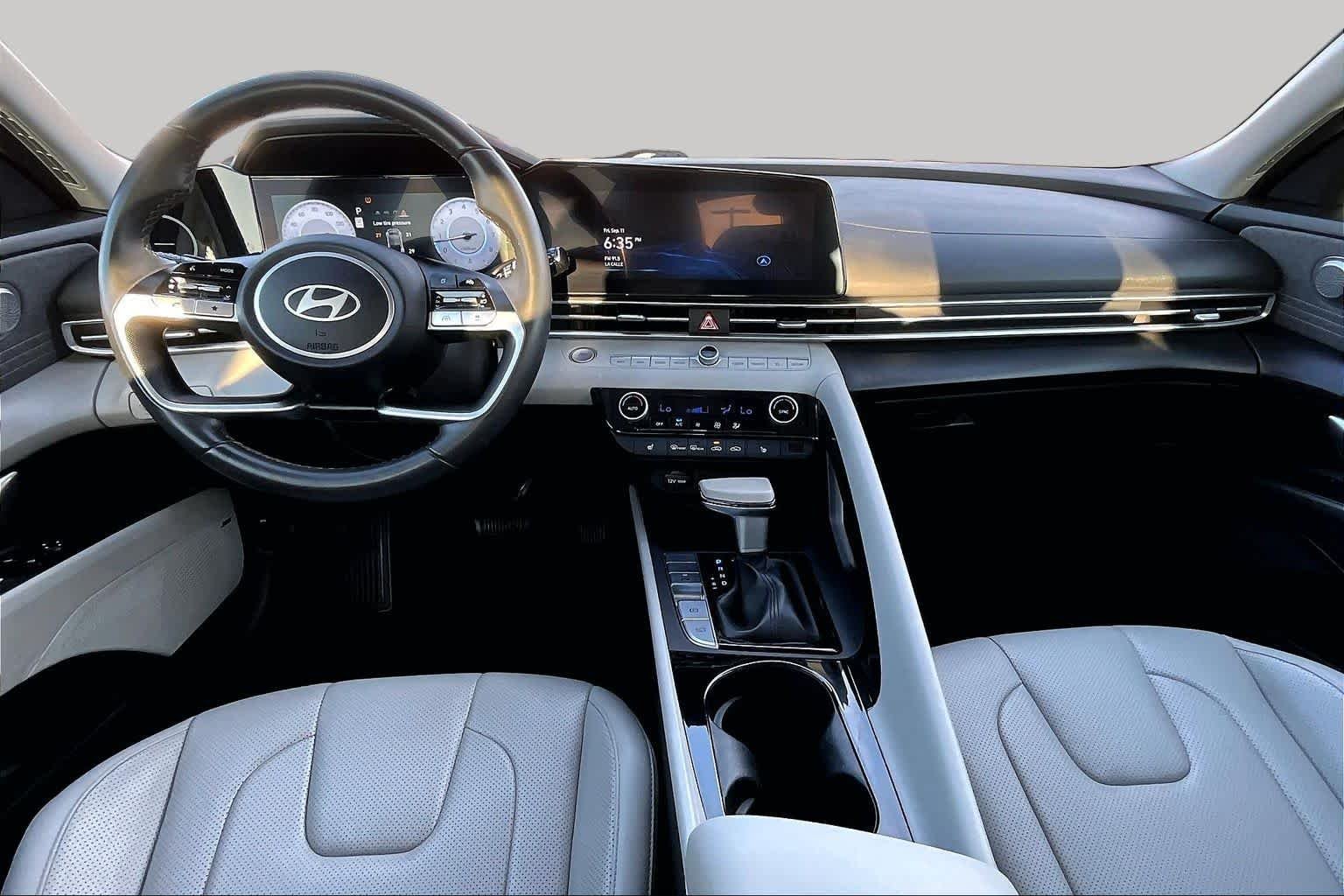 Used 2025 Ultimate Red Hyundai SEL Sport image 15