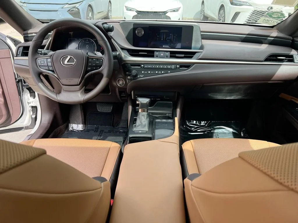 Used 2019 White Pearl Lexus 350 image 20