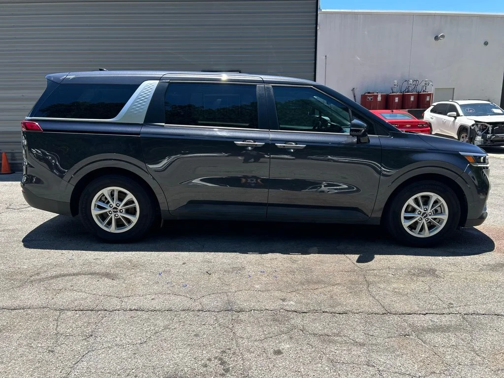 Used 2024 Black Kia LX image 7