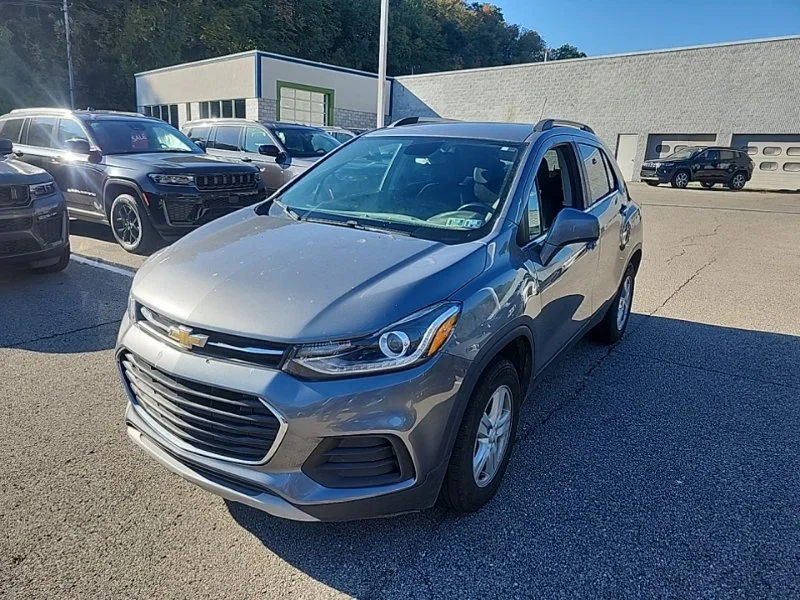 Used 2020 Gray Chevrolet LT image 3