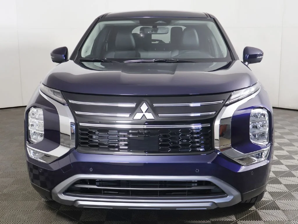 New 2026 Blue Mitsubishi SE image 13