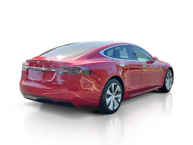 Used 2021 Red Tesla Long Range Plus image 4