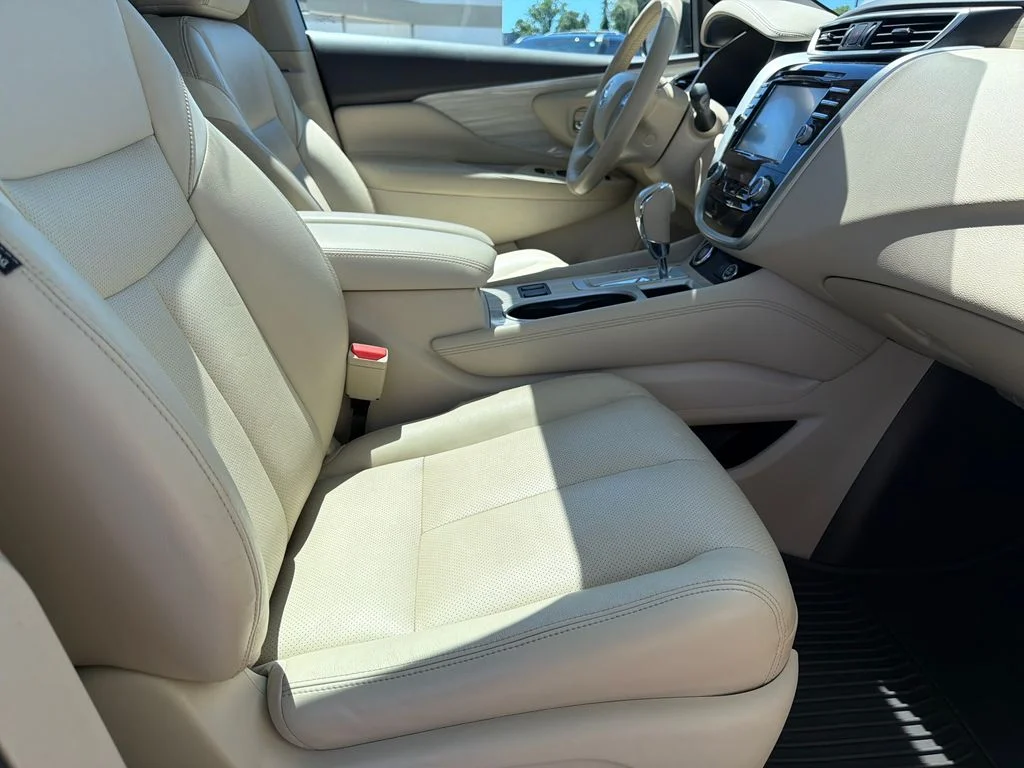 Used 2018 Pearl White Nissan SL image 40