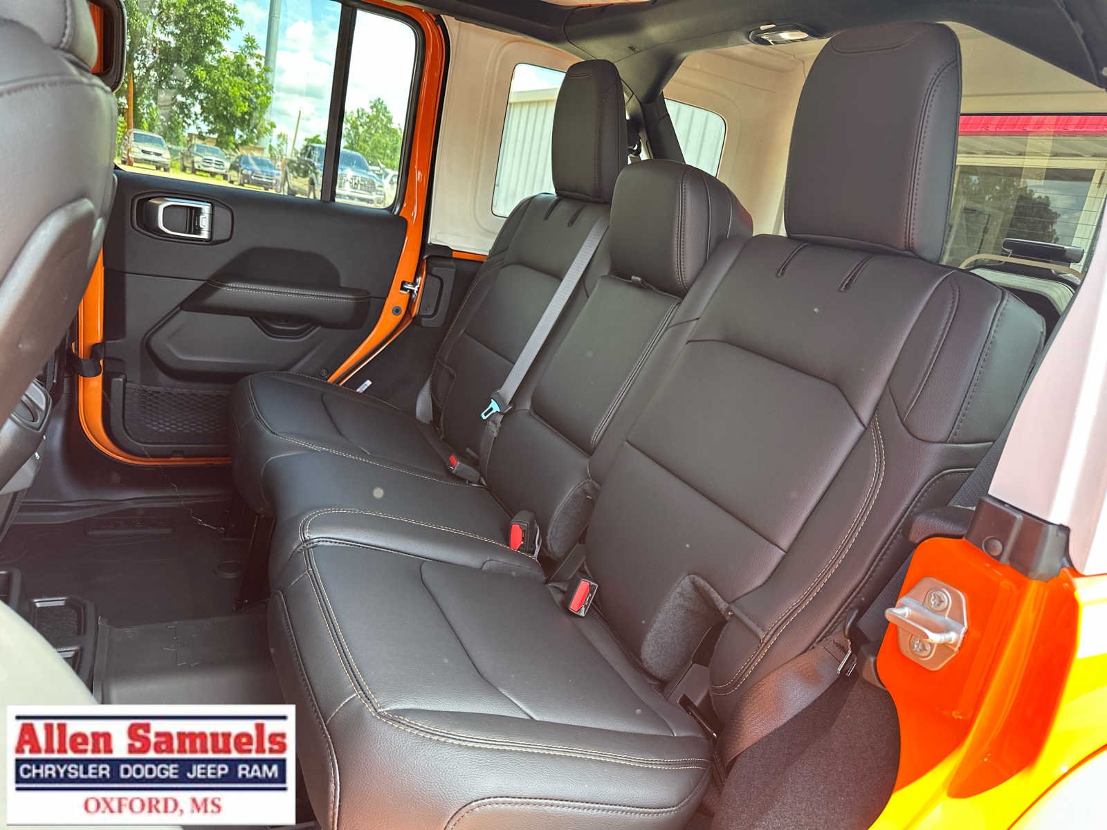 New 2026 Joose Exterior Paint Jeep Sahara image 13