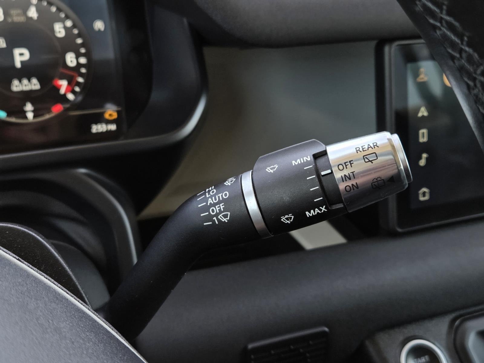 Used 2021 Fuji White Land Rover SE image 24