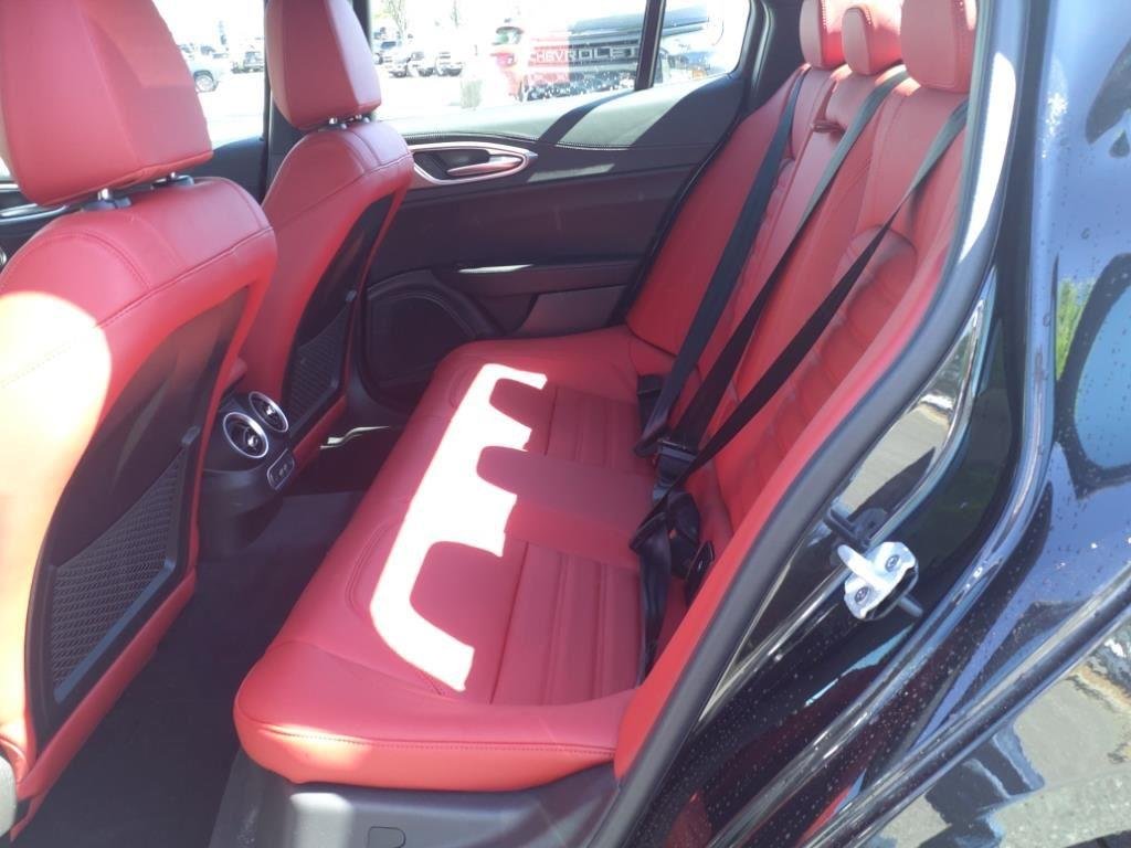 2025 Alfa Romeo Giulia Base - Photo 23