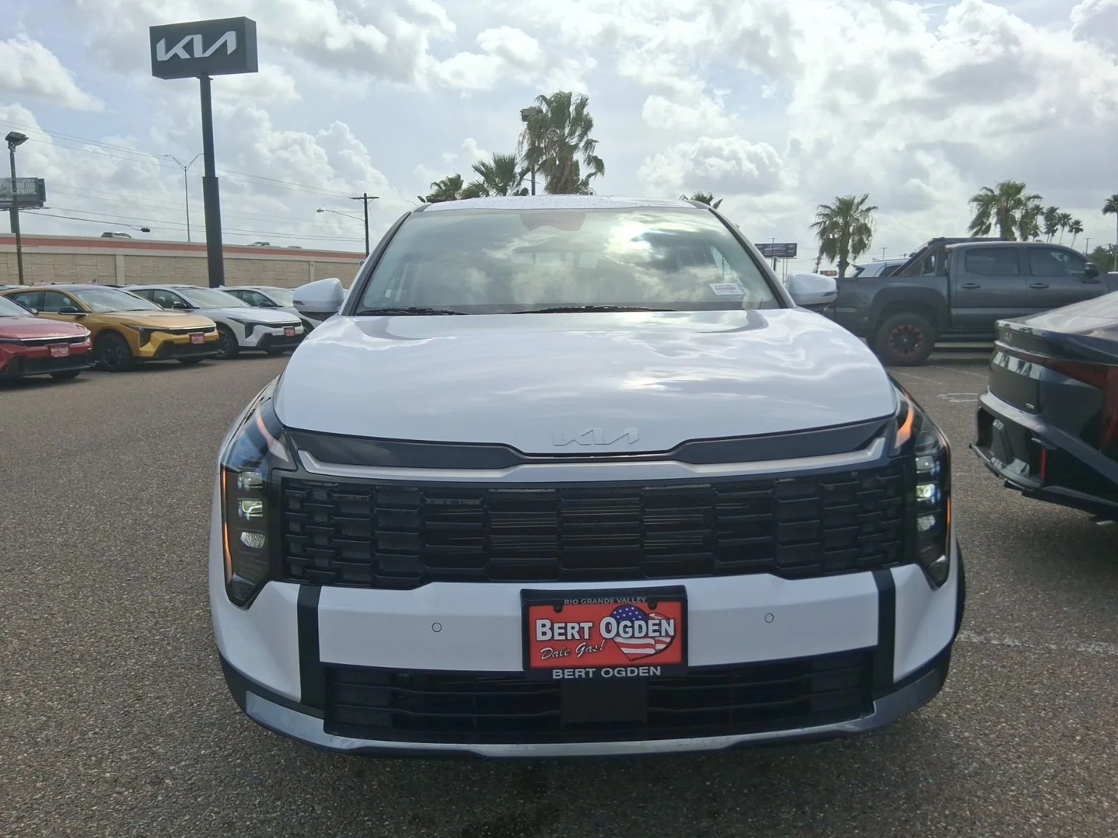 New 2026 White Kia EX image 2